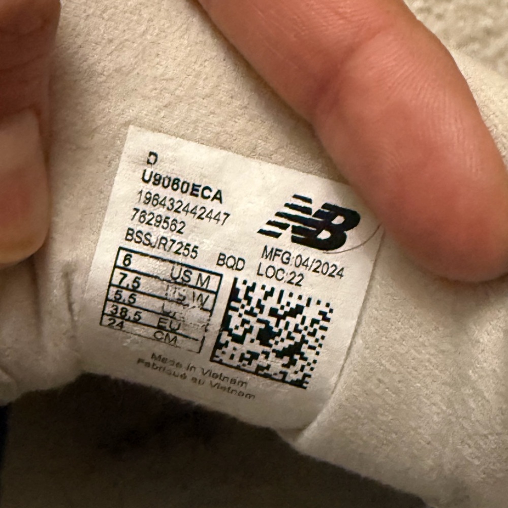 New Balance Cream and Gray Women's Sneakers - Picture 7 of 7